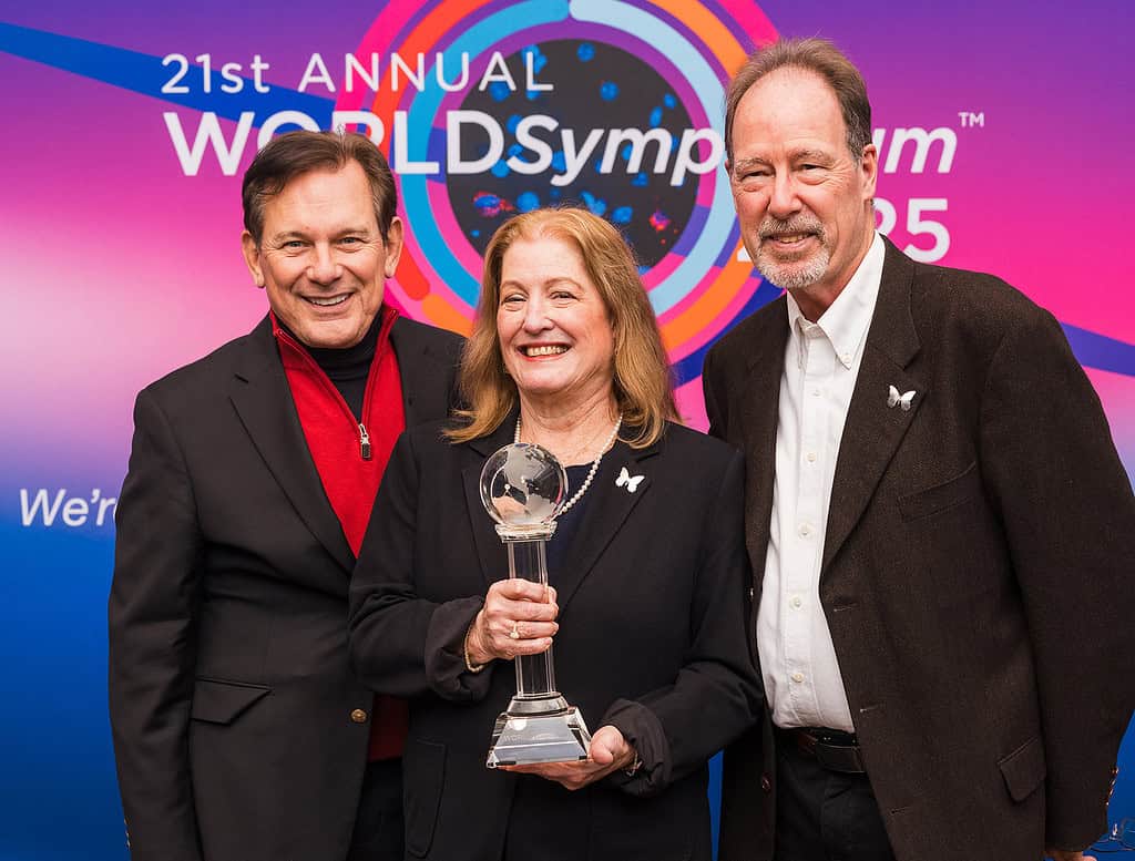 Dean & Teryn Suhr are presented with the WORLDsymposium™ 2025 PAL award